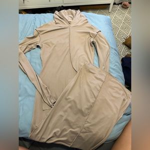 Cute long sleeve maxi dress w/ hood